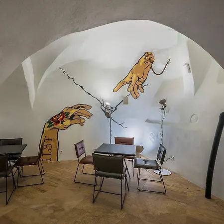 Artagonist Art Hotel