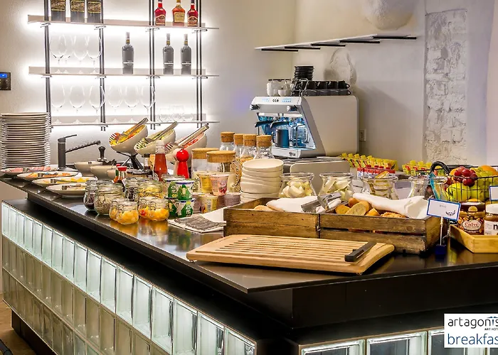 Artagonist Art فندق