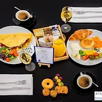 Artagonist Art Hotell 4*