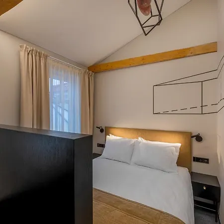 Готель Artagonist Art 4*