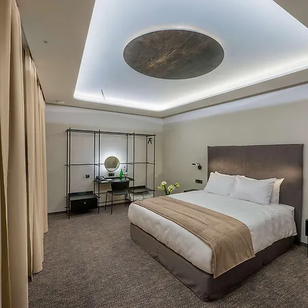 Готель Artagonist Art 4*