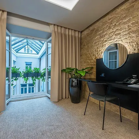 Готель Artagonist Art Вільнюс